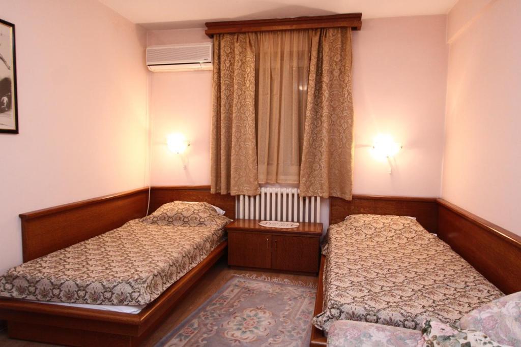Garni Hotel Pbg Subotica Ruang foto