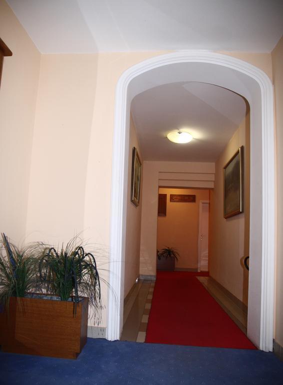 Garni Hotel Pbg Subotica Bagian luar foto