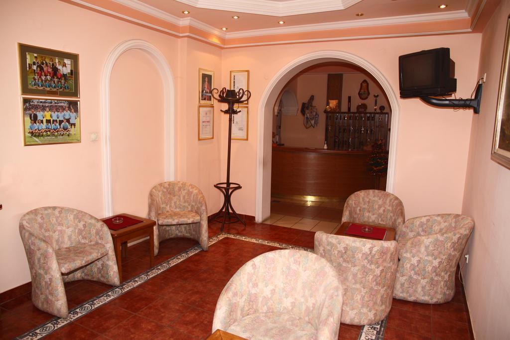 Garni Hotel Pbg Subotica Bagian luar foto
