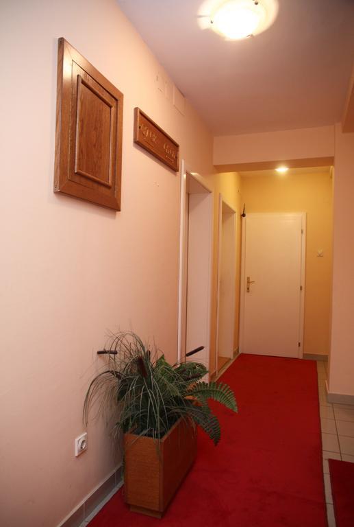 Garni Hotel Pbg Subotica Bagian luar foto
